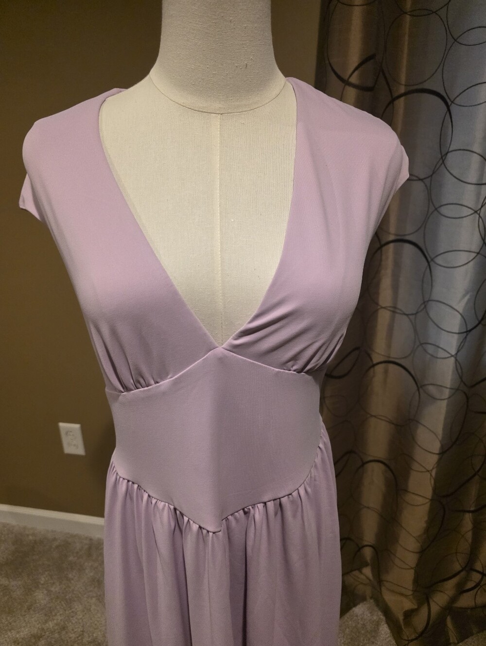 OYS V-Neck Lavender Maxi Dress with Back Tie New Without Tag - Picture 3 of 4